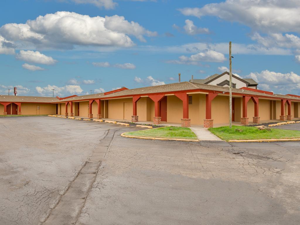 Travelers Inn Midwest City Eksteriør bilde
