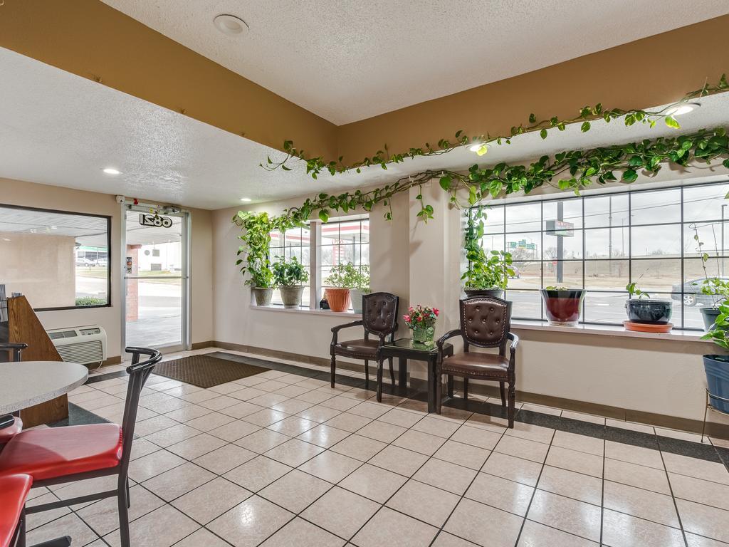 Travelers Inn Midwest City Eksteriør bilde