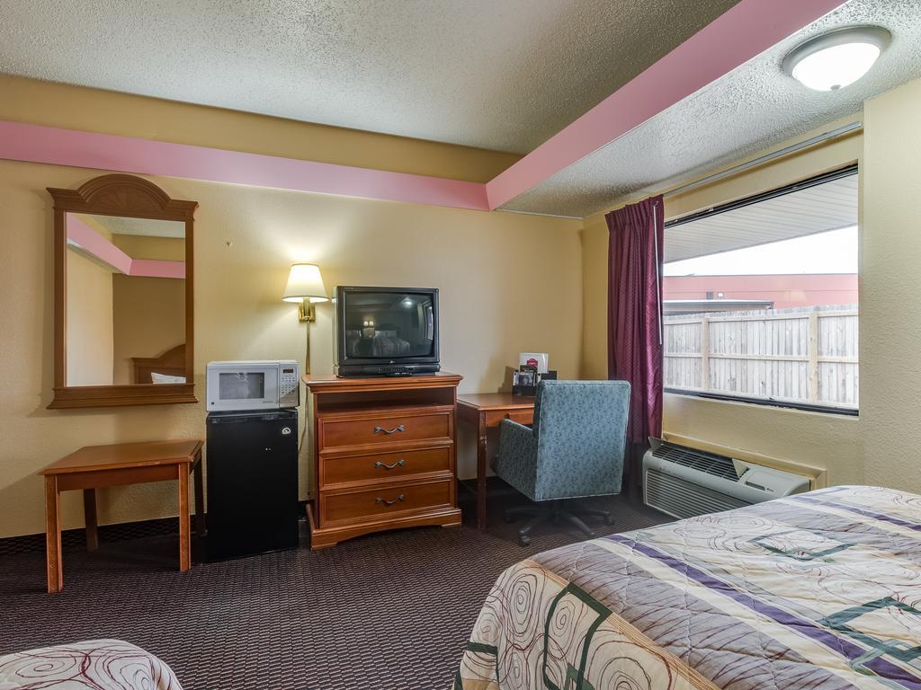 Travelers Inn Midwest City Eksteriør bilde