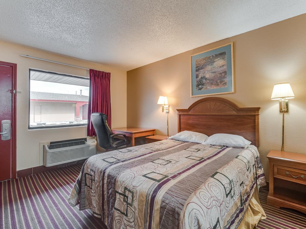 Travelers Inn Midwest City Eksteriør bilde