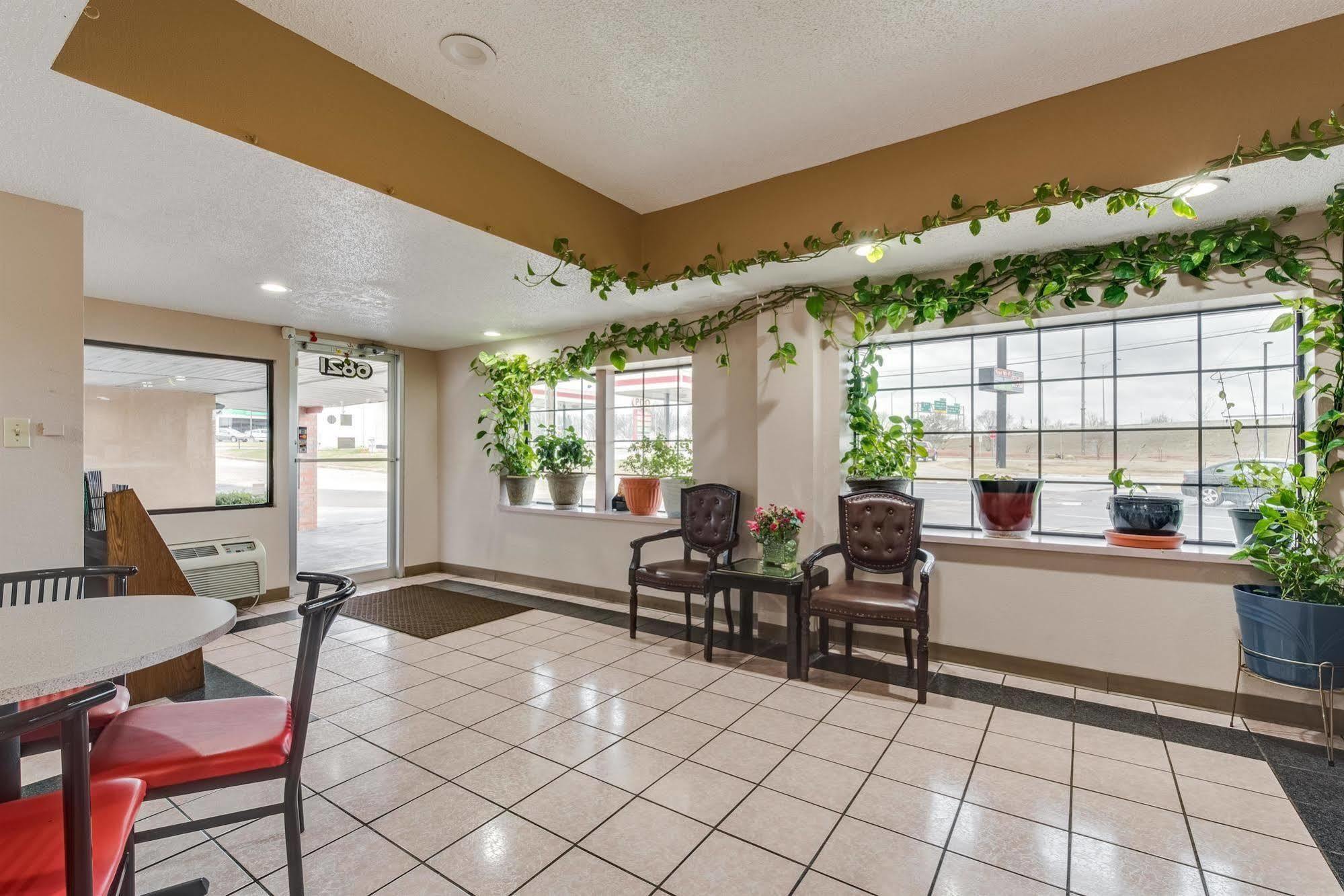 Travelers Inn Midwest City Eksteriør bilde